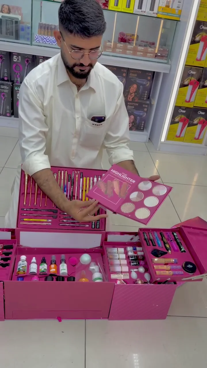 Ultimate Professional All-in-One Makeup Vanity Kit with Luxury Eyeshadow Palette and Brush Set